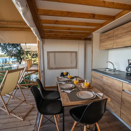 Arena Stoja Homes Vakantiepark