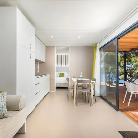 Arena Stoja Homes 4* פולה