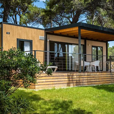 홀리데이파크 Arena Stoja Homes 풀라