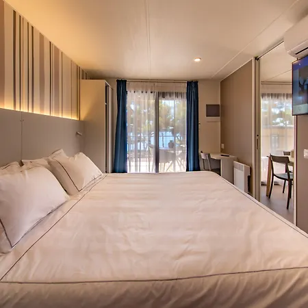 홀리데이파크 Arena Stoja Homes 풀라