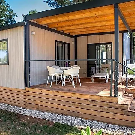 Arena Stoja Homes Ferienpark 4*