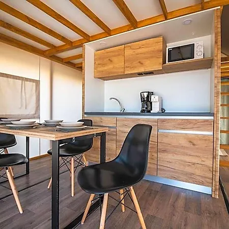 Arena Stoja Homes Aldeamento Turístico