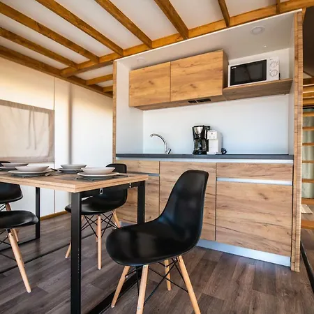 Arena Stoja Homes Ferienpark