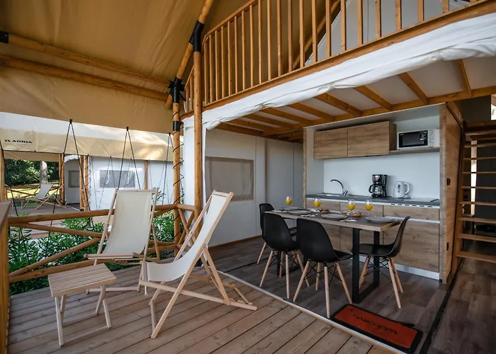 Kompleks wypoczynkowy Arena Stoja Homes Pula